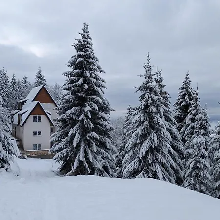 Cuvarkuca アパート *